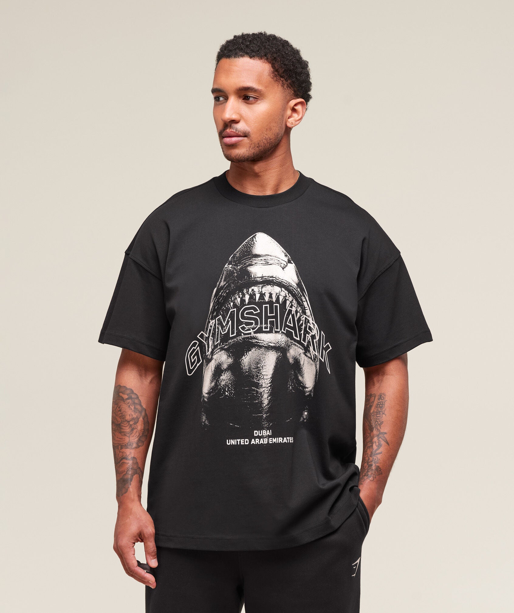 Shark Attack OS Tee Gymshark, Black - Gallery 2