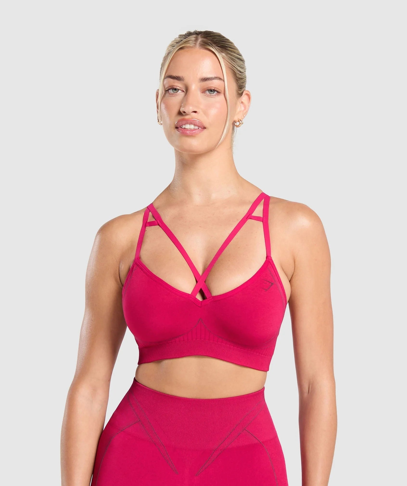 Apex Contrast Sports Bra - Gallery 1