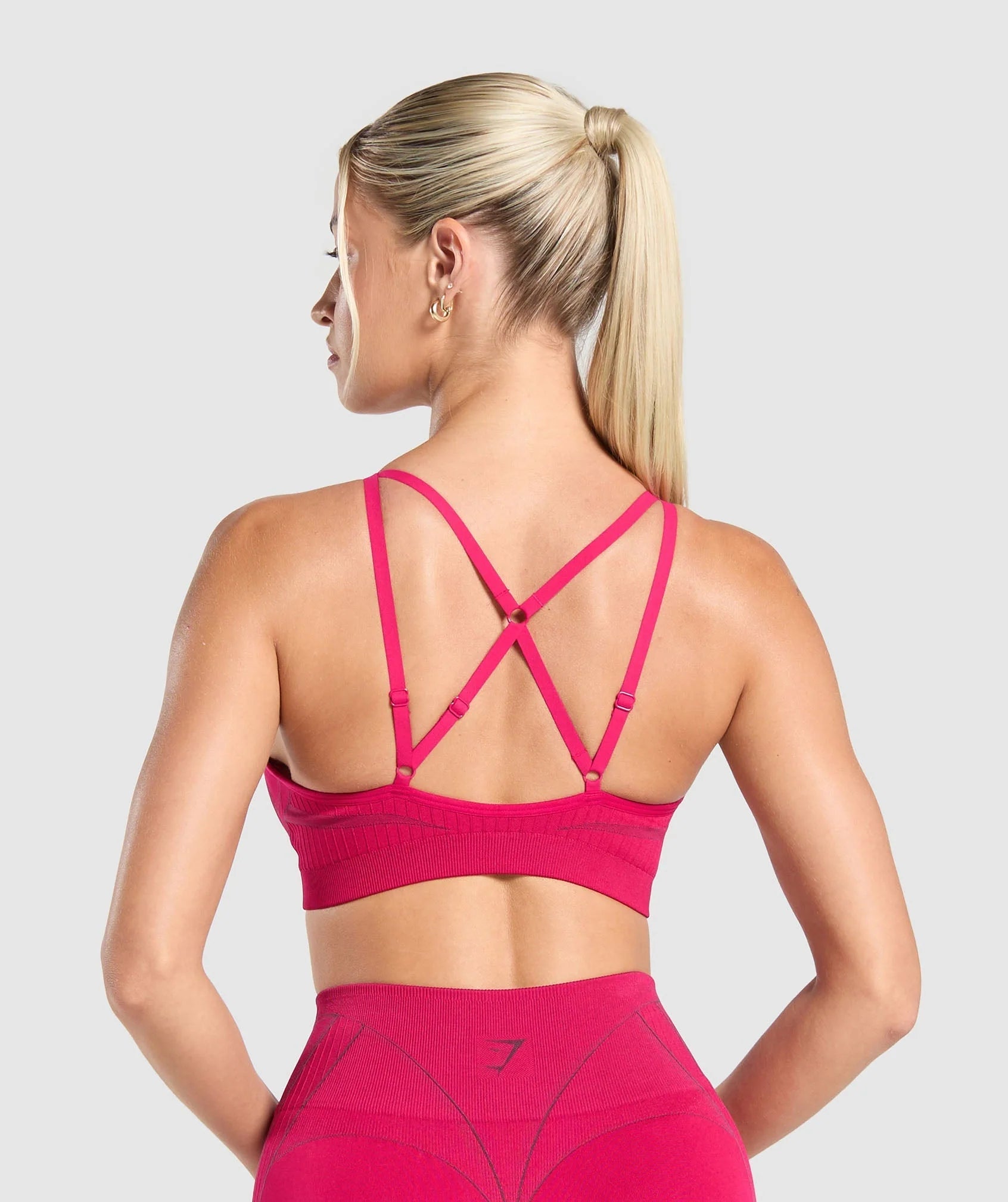 Apex Contrast Sports Bra - Gallery 2